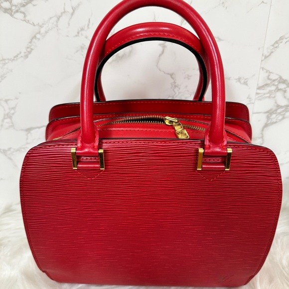 🧿Louis Vuitton Triana red epileather🧿Authentic - Picture 1 of 9